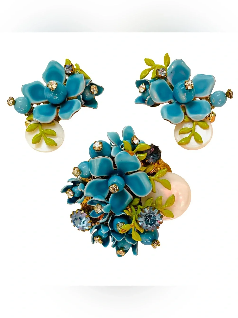 Vintage Mid-Century 3D Cluster Floral Brooch And Clip Earrings Set
